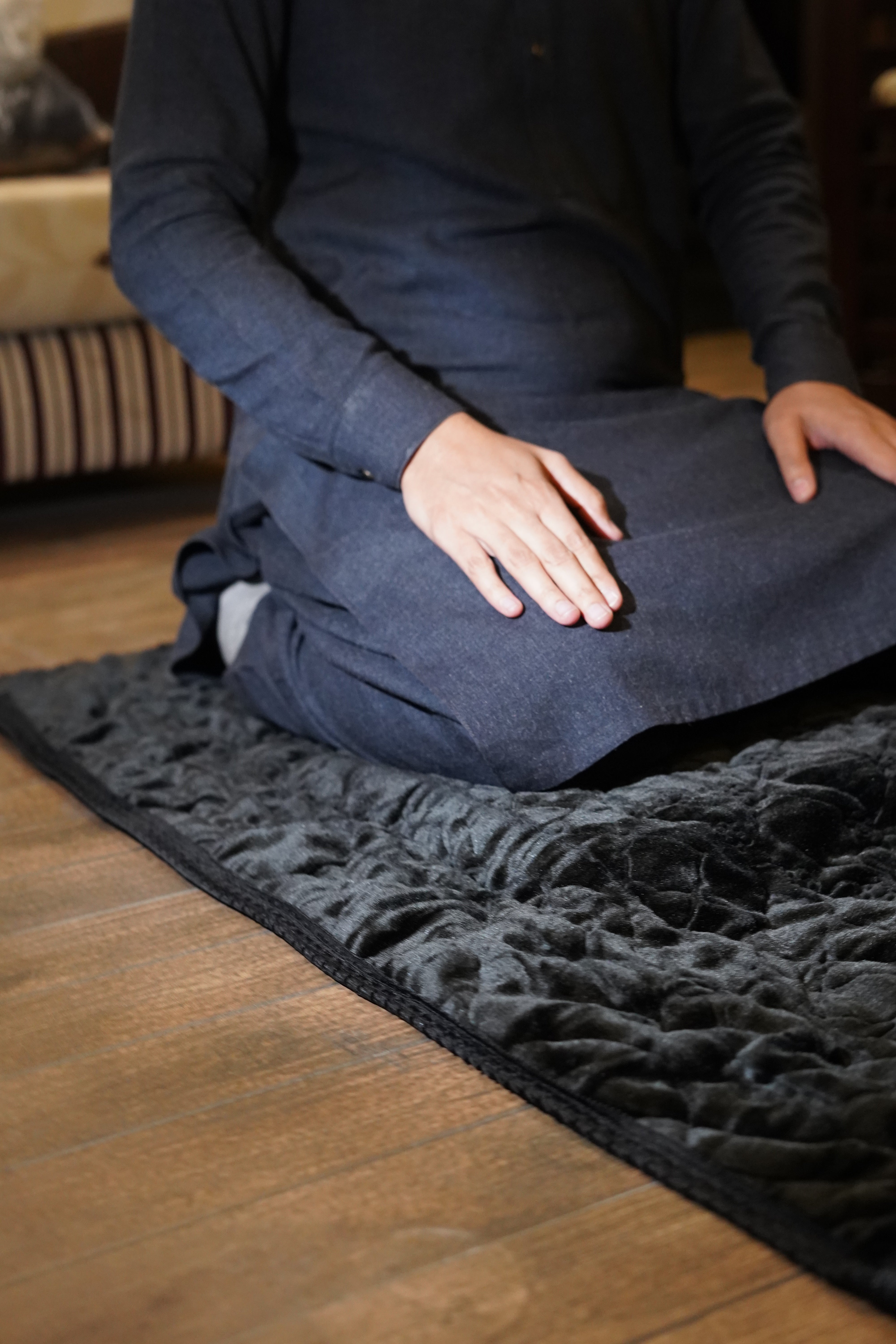 Ergonomic prayer mat