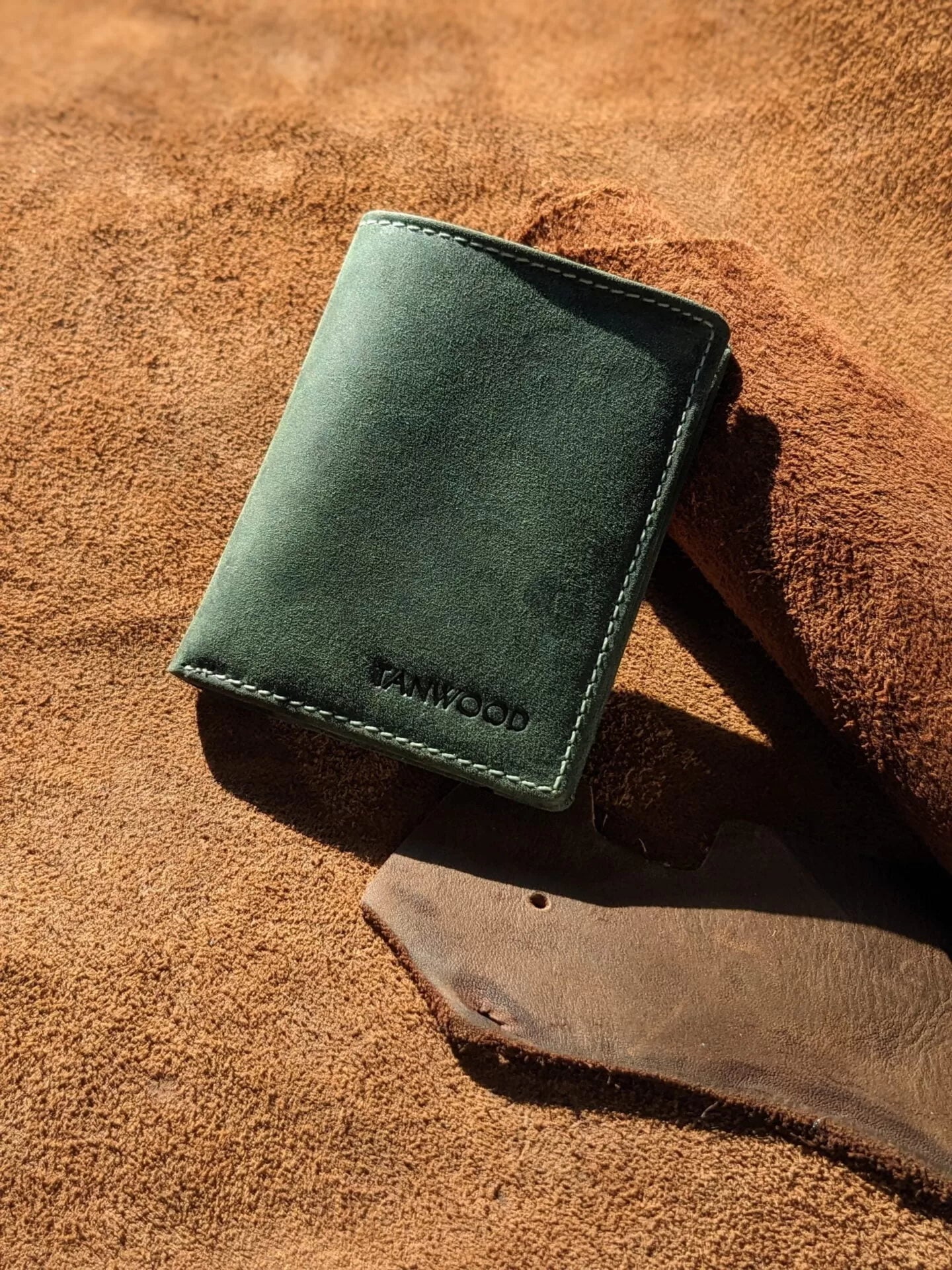 Pure Leather Magnetic Slim wallet