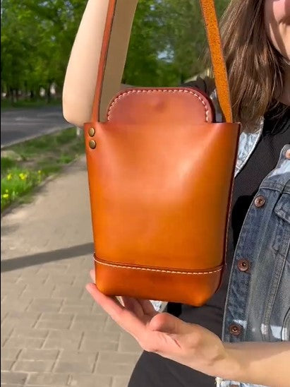 Handmade Leather Crossbody Classic Sling Bag
