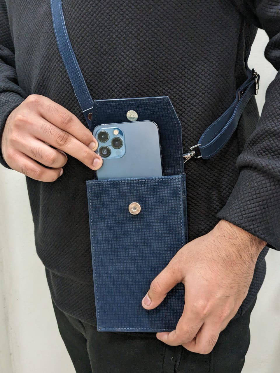 Mika Mobile Phone Wallet